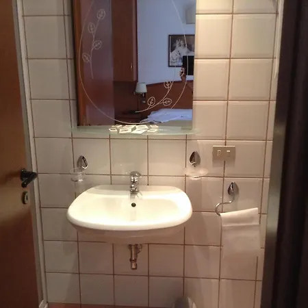 Hotell Saini With Air Conditioning 3*