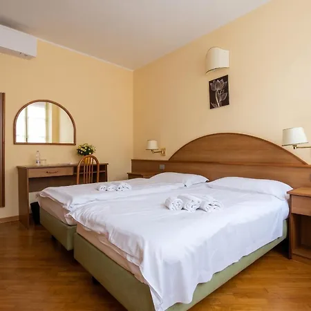 Ξενοδοχείο Saini With Air Conditioning 3*