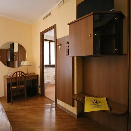 Saini With Air Conditioning Ξενοδοχείο Στρέσα