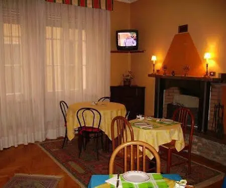 Saini With Air Conditioning Hotell Stresa