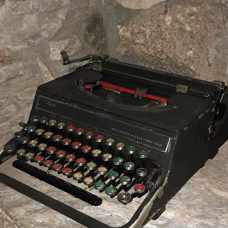 Saini With Air Conditioning Готель