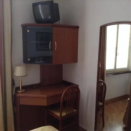 Hotell Saini With Air Conditioning Stresa