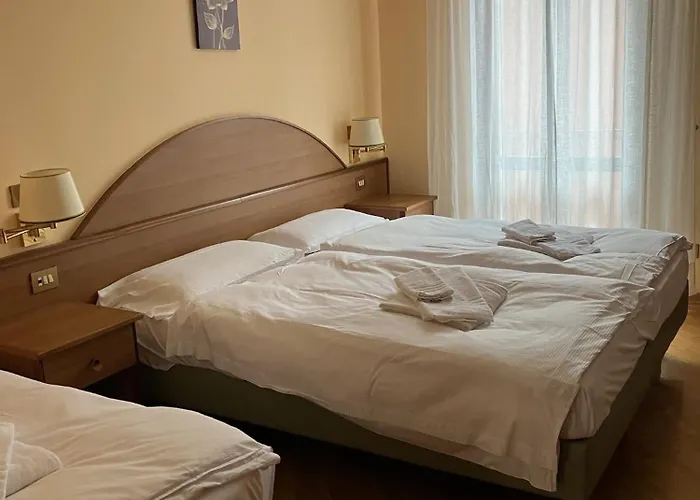 Saini With Air Conditioning Hotell 3*