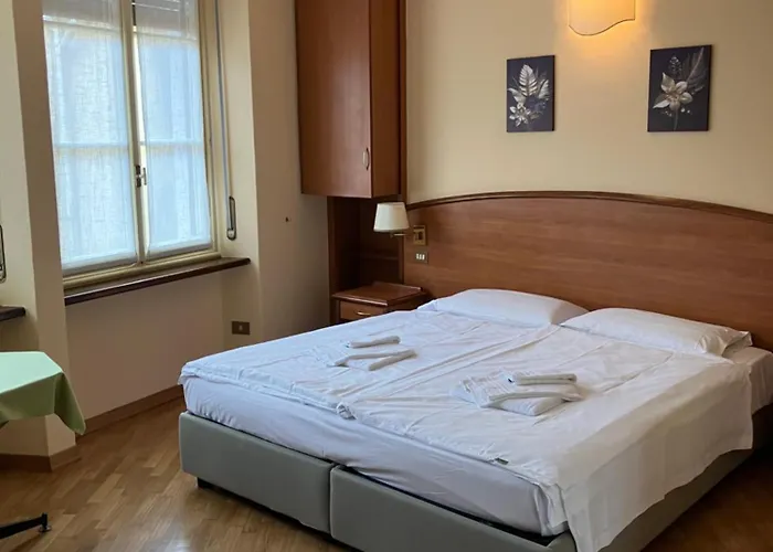 فندق Saini With Air Conditioning ستريزا