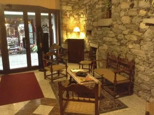 Ξενοδοχείο Saini With Air Conditioning 3*