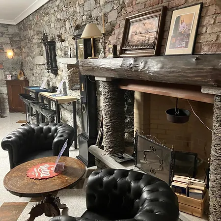 Saini With Air Conditioning Hotel