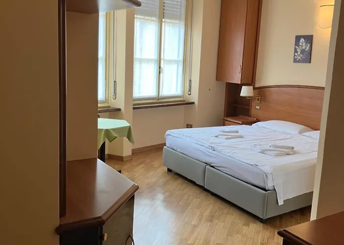 Hotel Saini With Air Conditioning Stresa